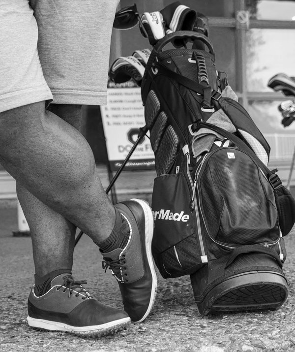 Top modèles de chaussures de golf pour homme : élégance et bien-être